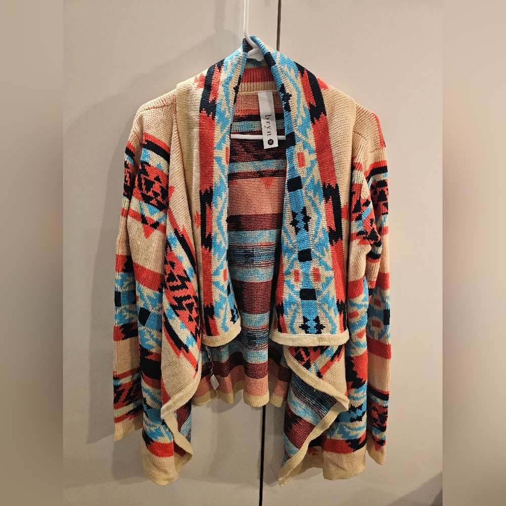 Bryn Womans Medium Waterfall Draped Open Front Aztec Patterned Sweater